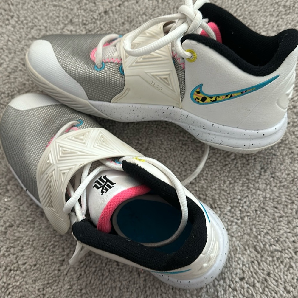 Nike Kyrie’s US size 3